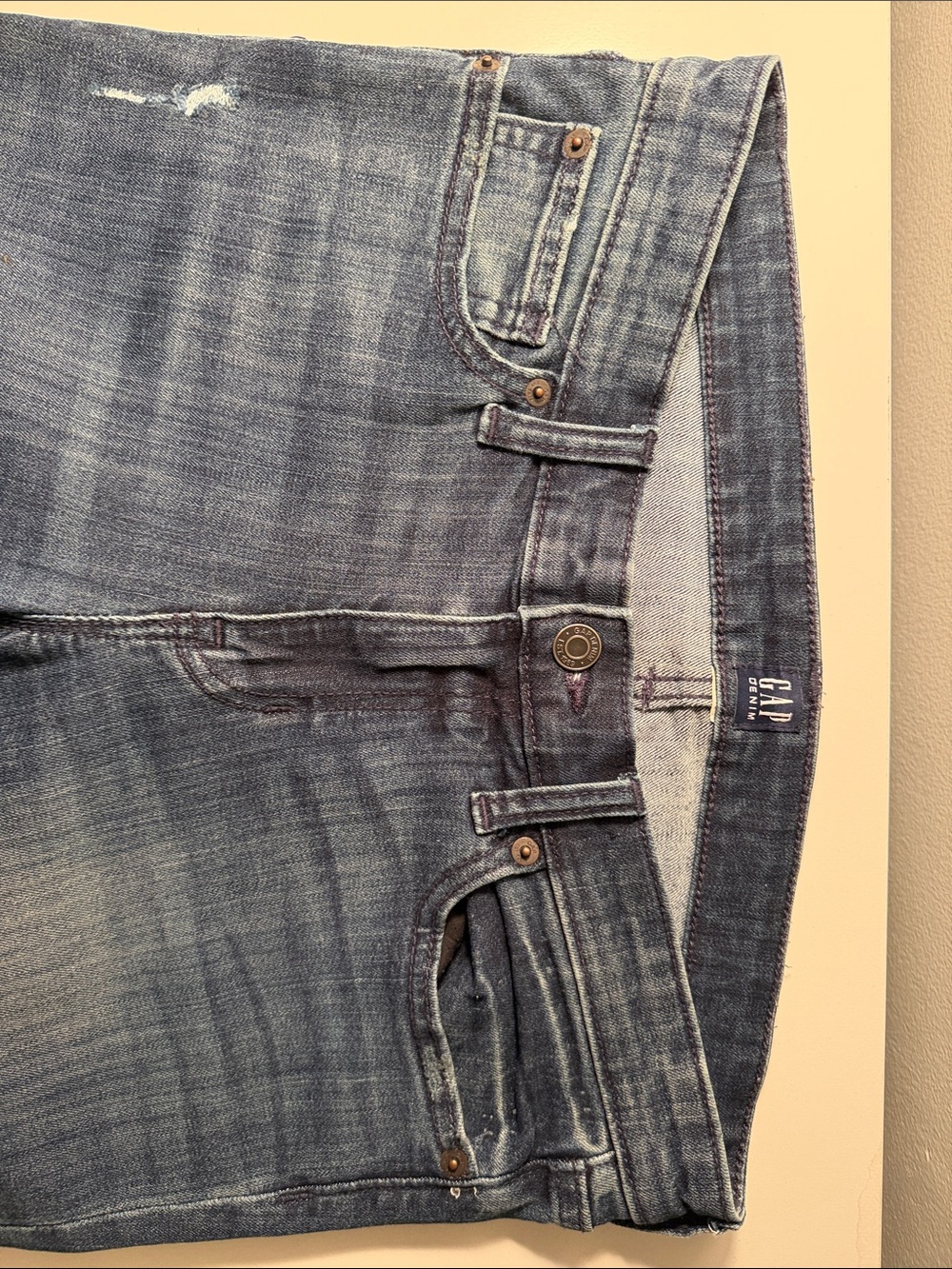 GAP Men’s Faded Blue Straight Jeans